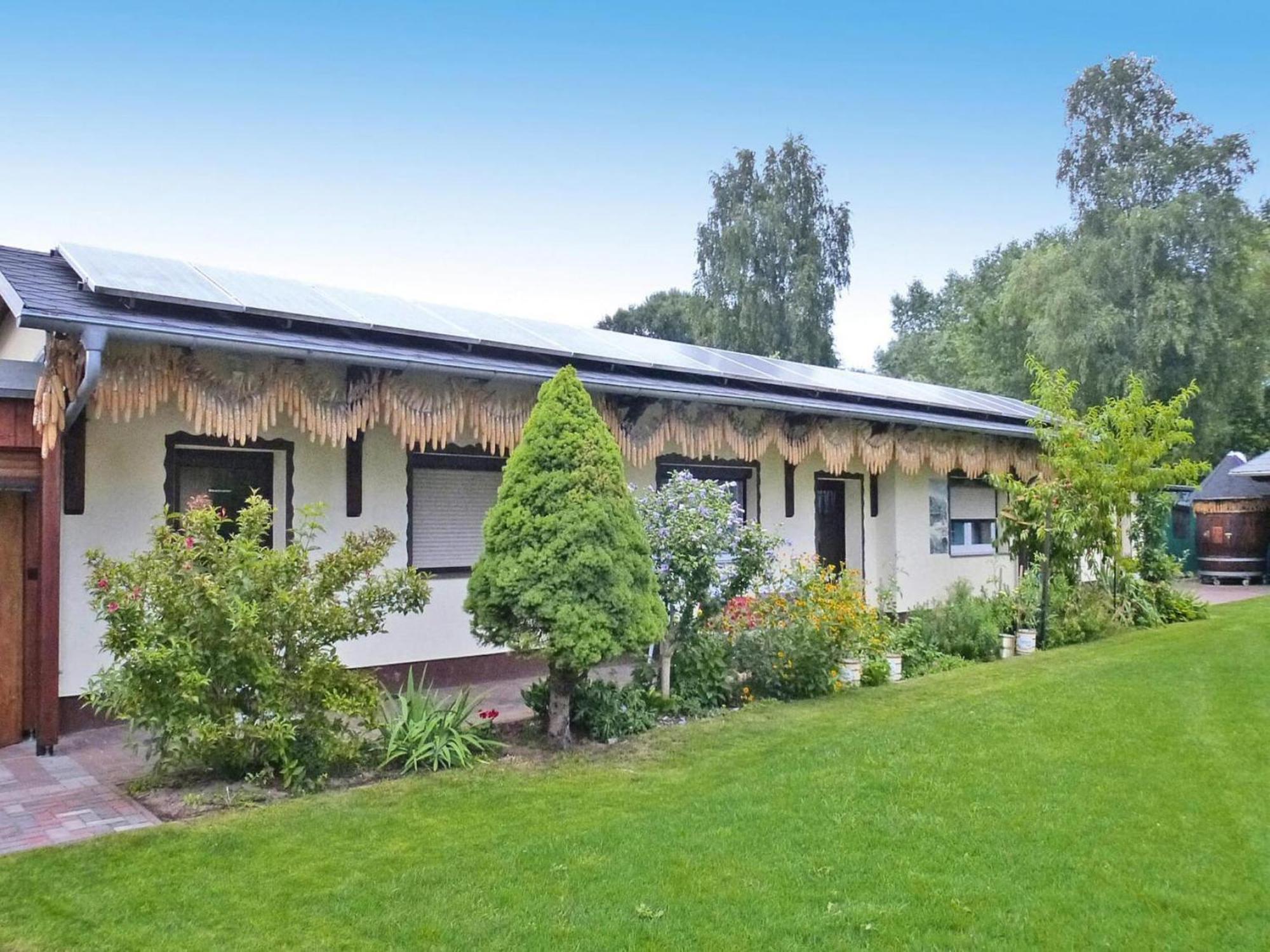Bungalow in Lübben with a terrace Exterior foto