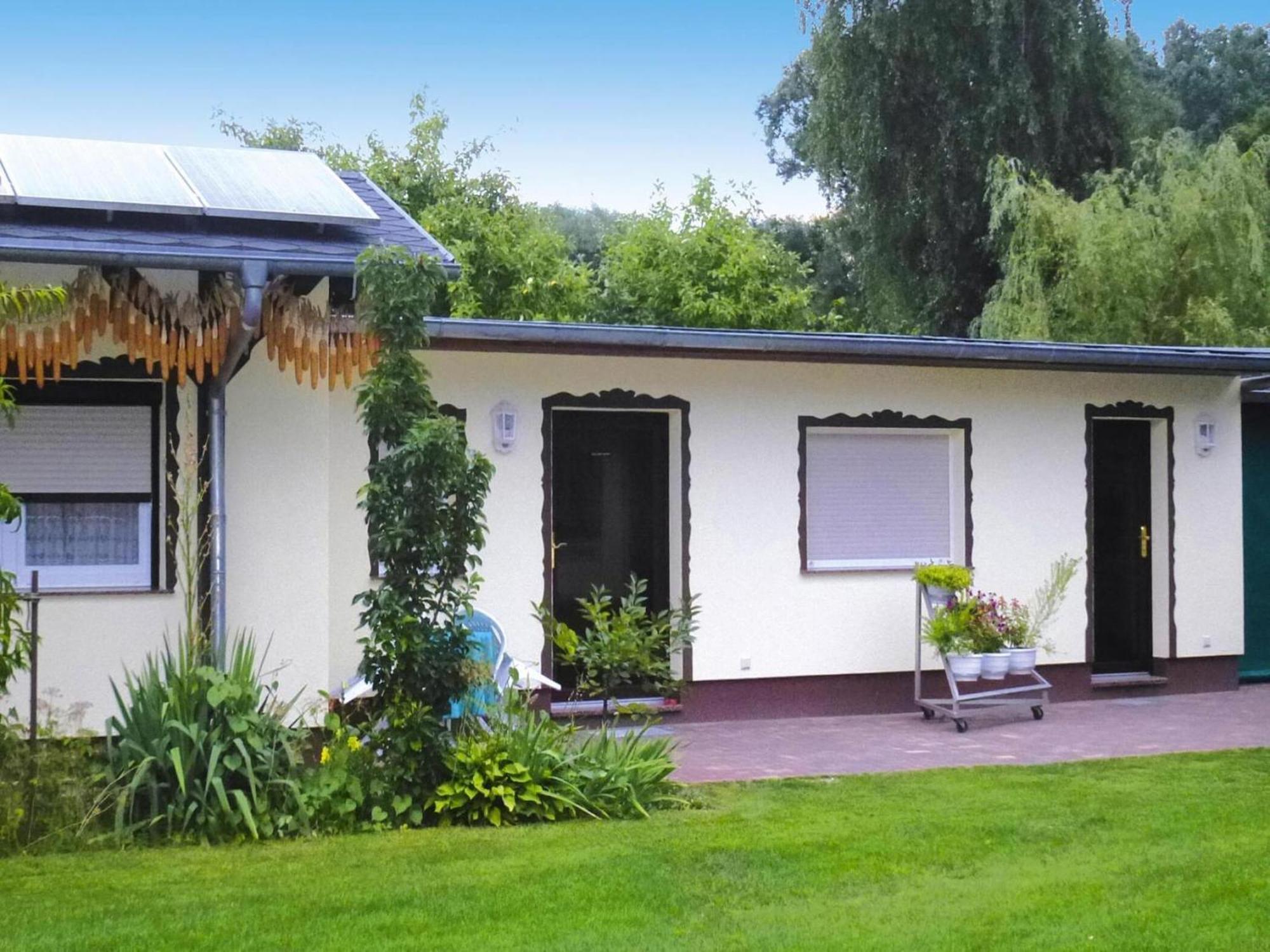 Bungalow in Lübben with a terrace Exterior foto