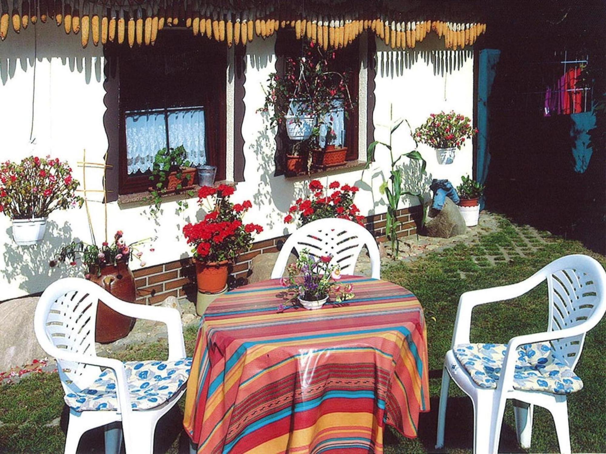 Bungalow in Lübben with a terrace Exterior foto